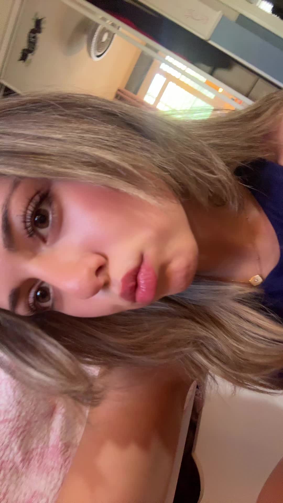 @notameliapesirii