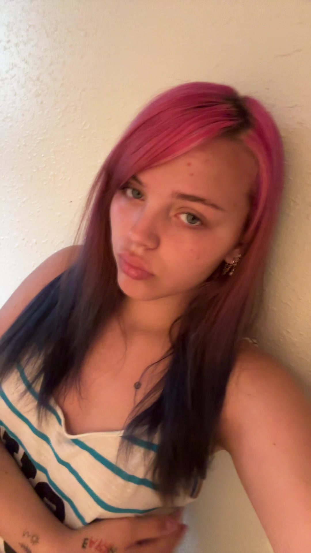 @:3