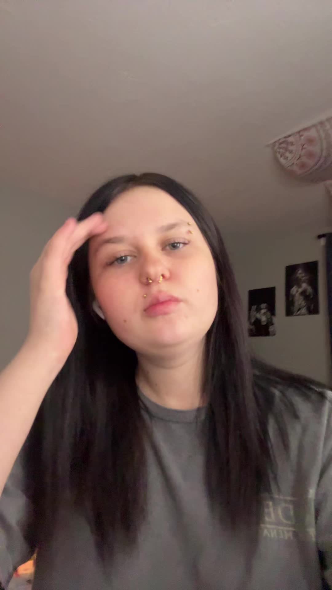 @ella018329