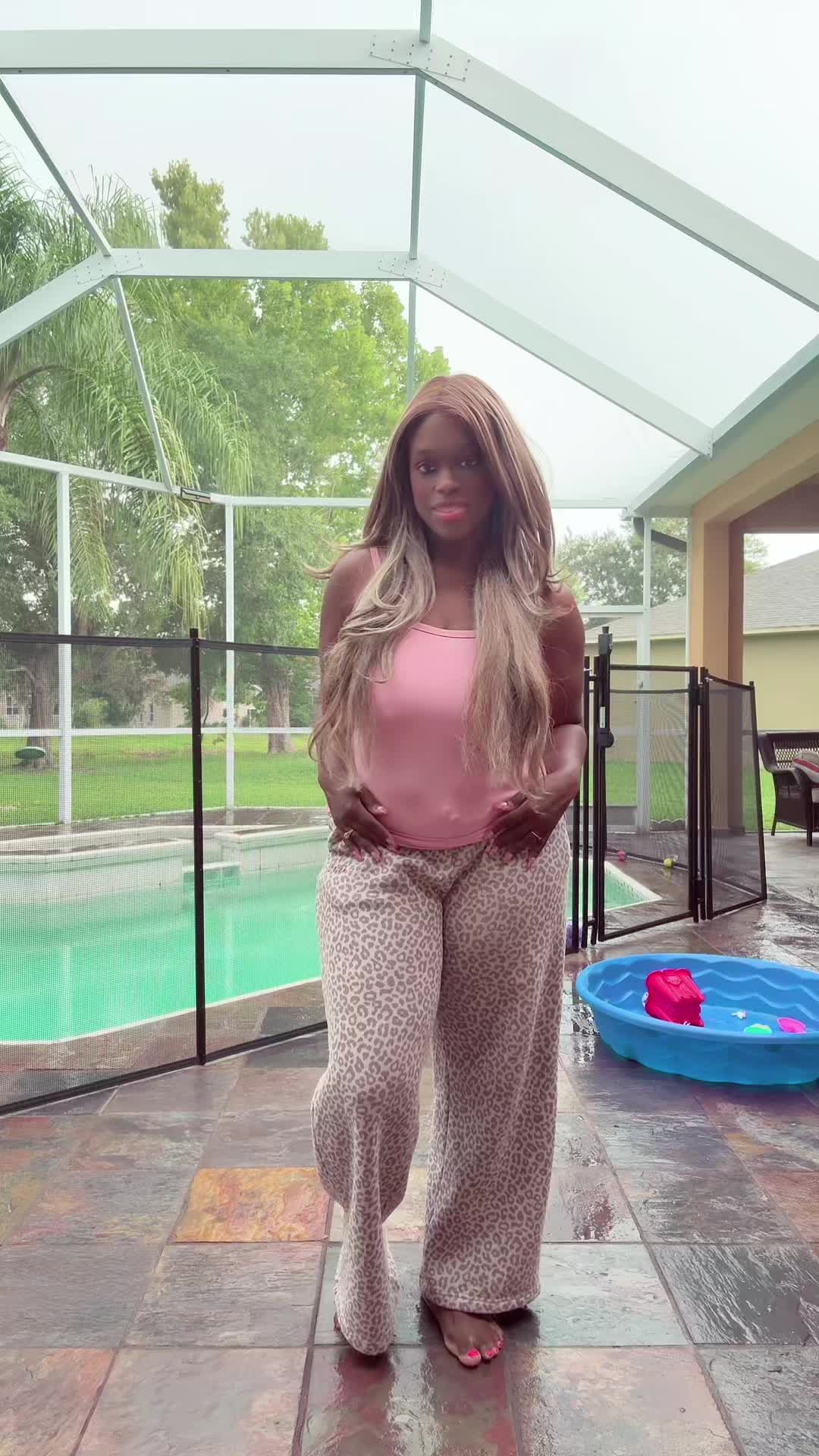 @TiffanyD.