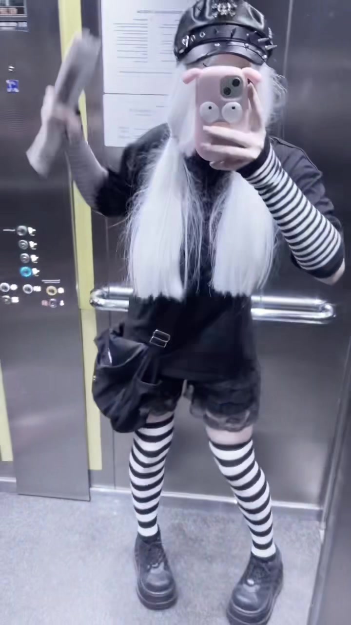@Стоны В Гр0бу
