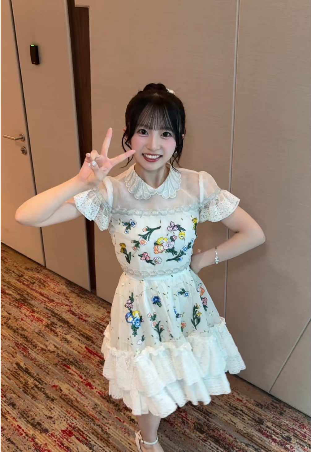 @秋山由奈