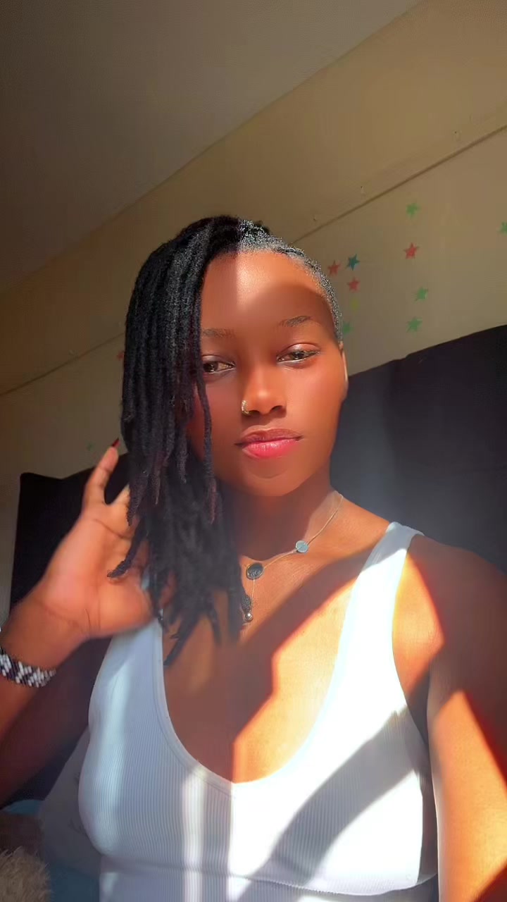 @🦋Carrie♥️
