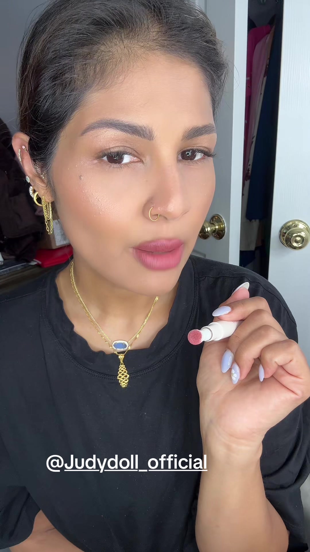 @MakeupLaveena