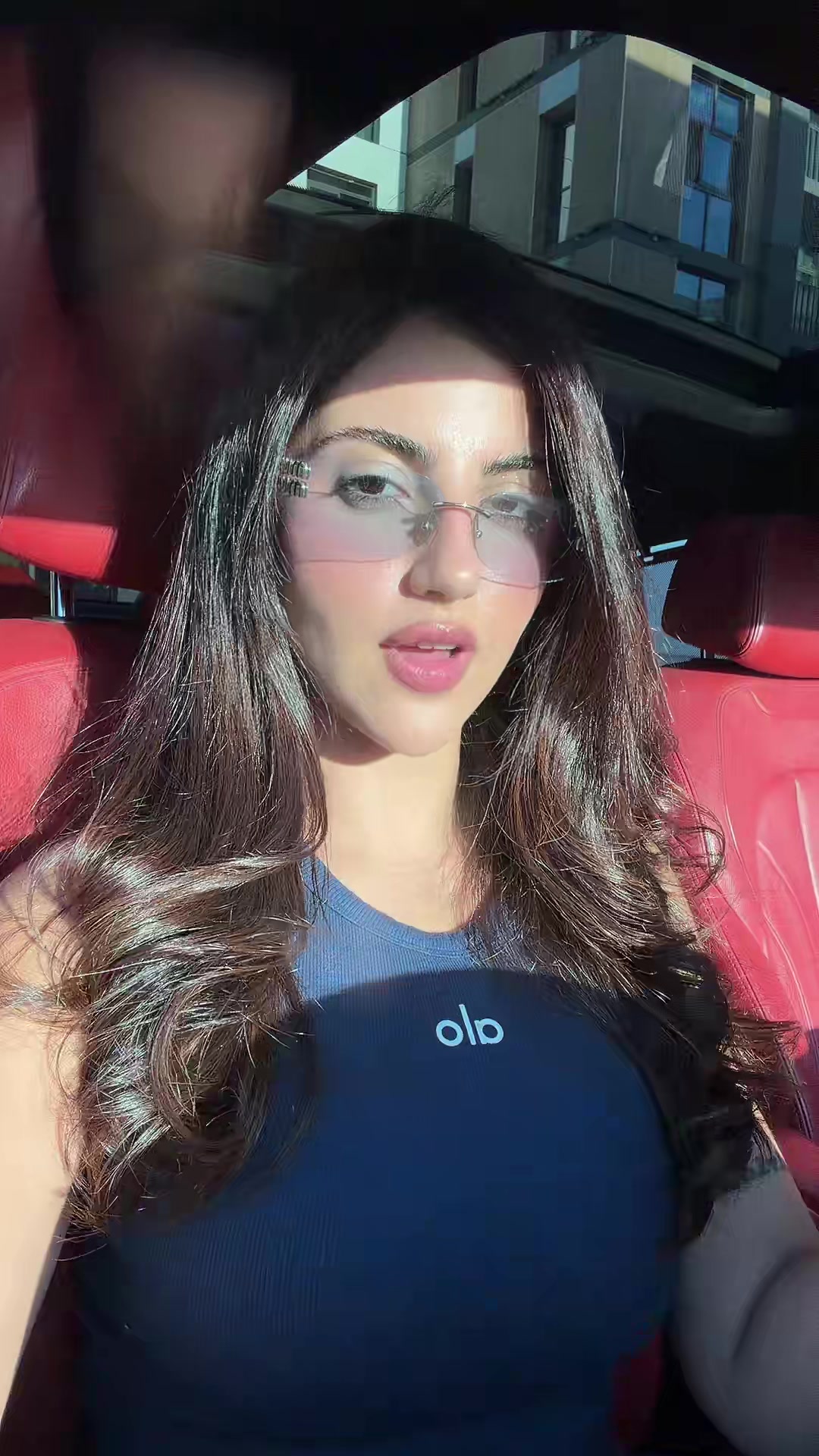 @douniabomba