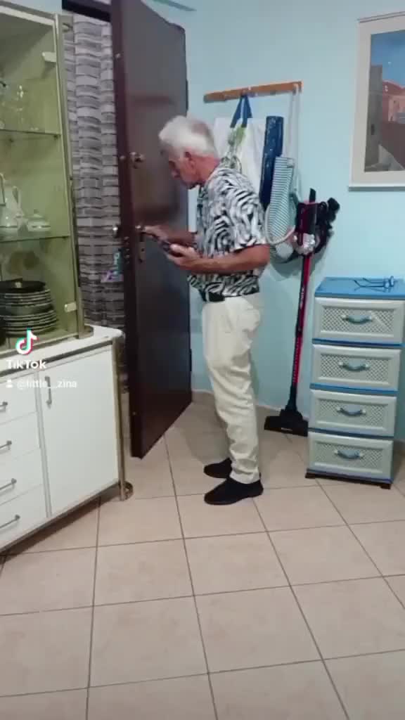 @Little_Zina_