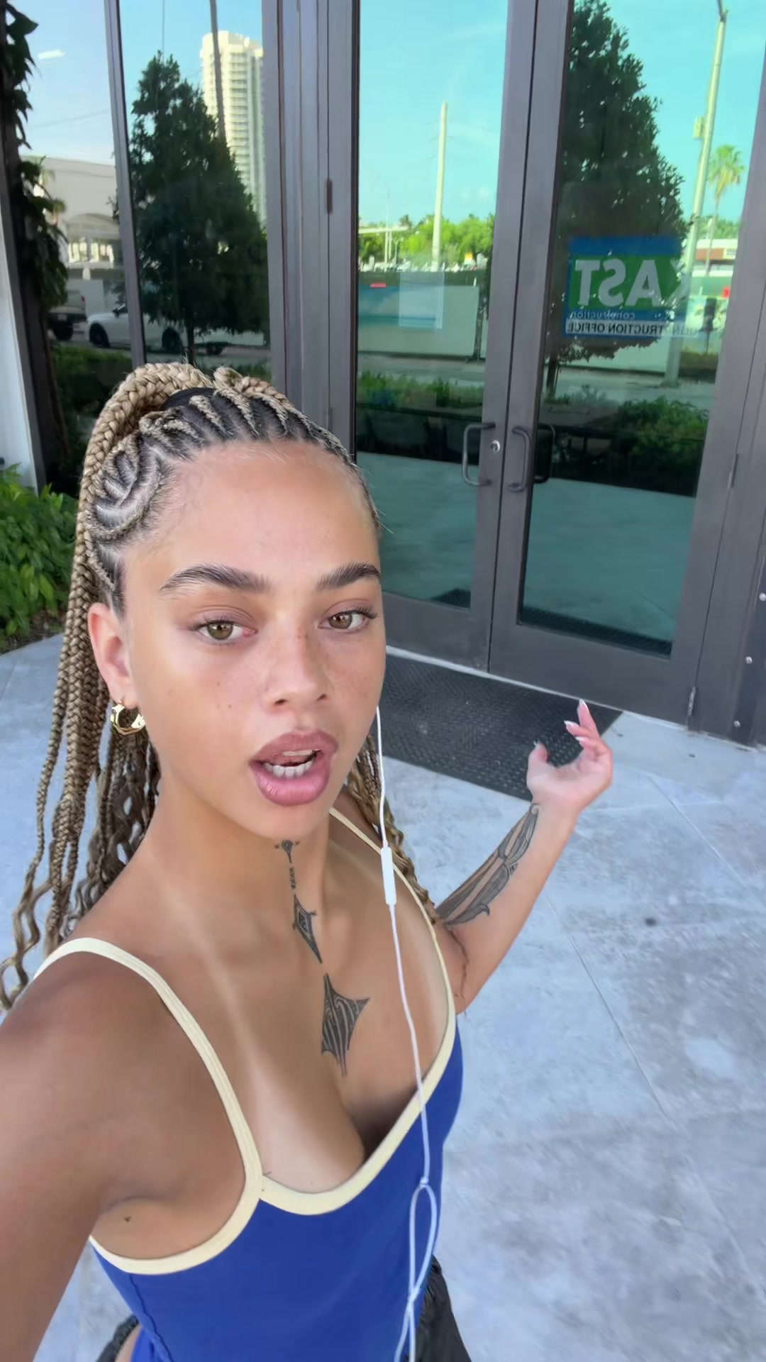@naomitetai_