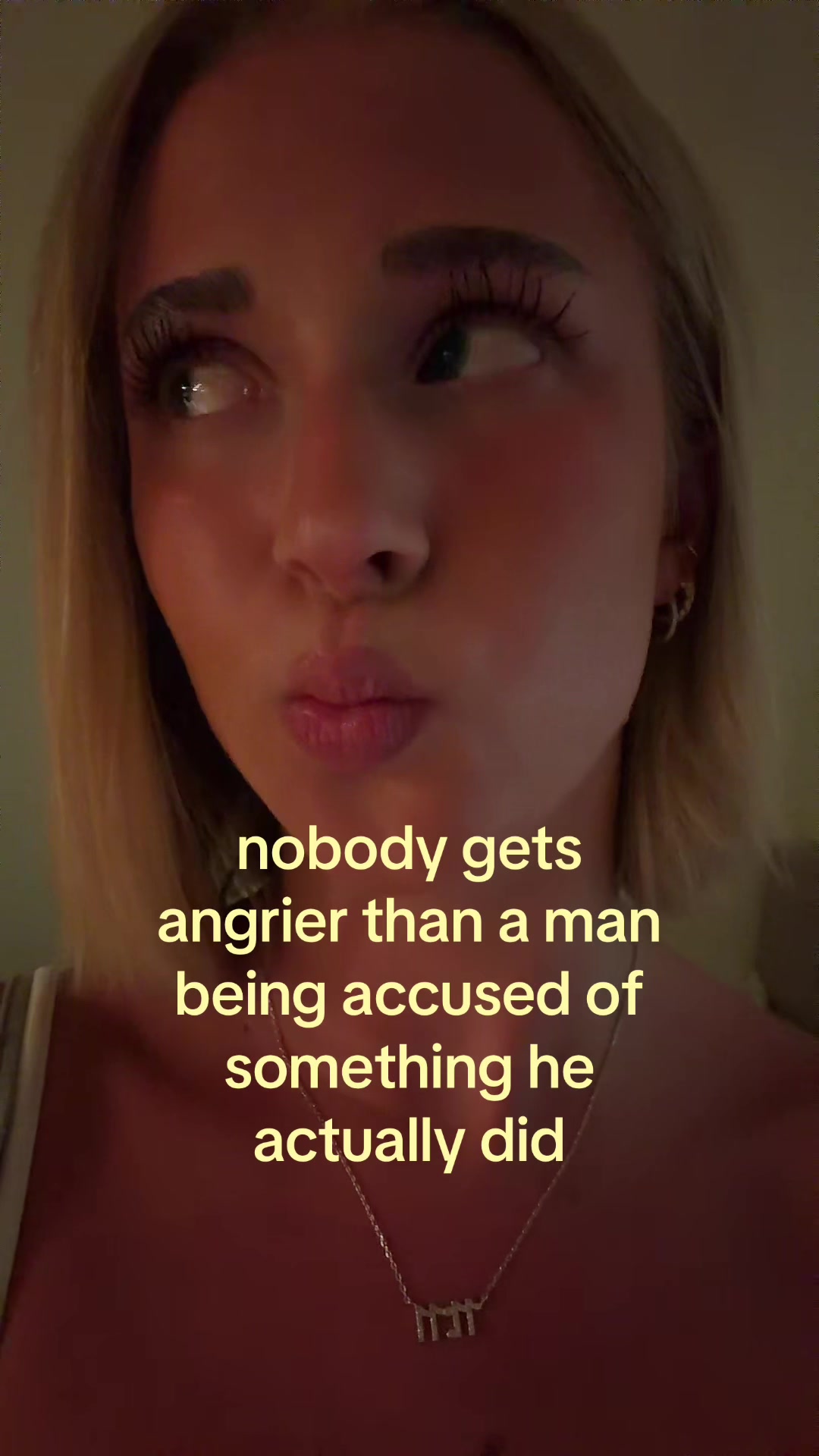 @theelliebarker