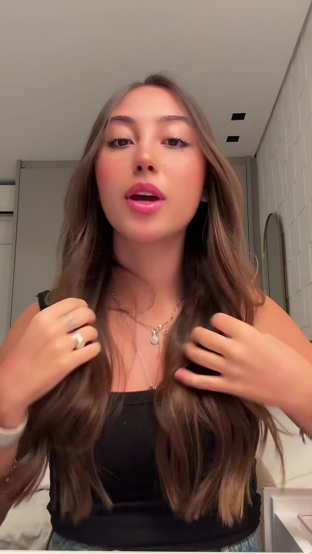 @laura