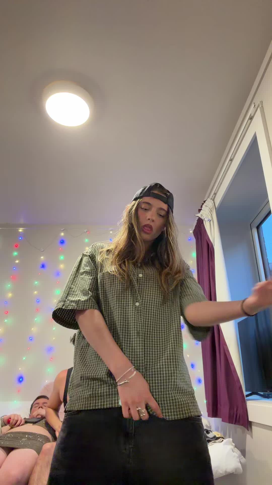 @elliesnora1