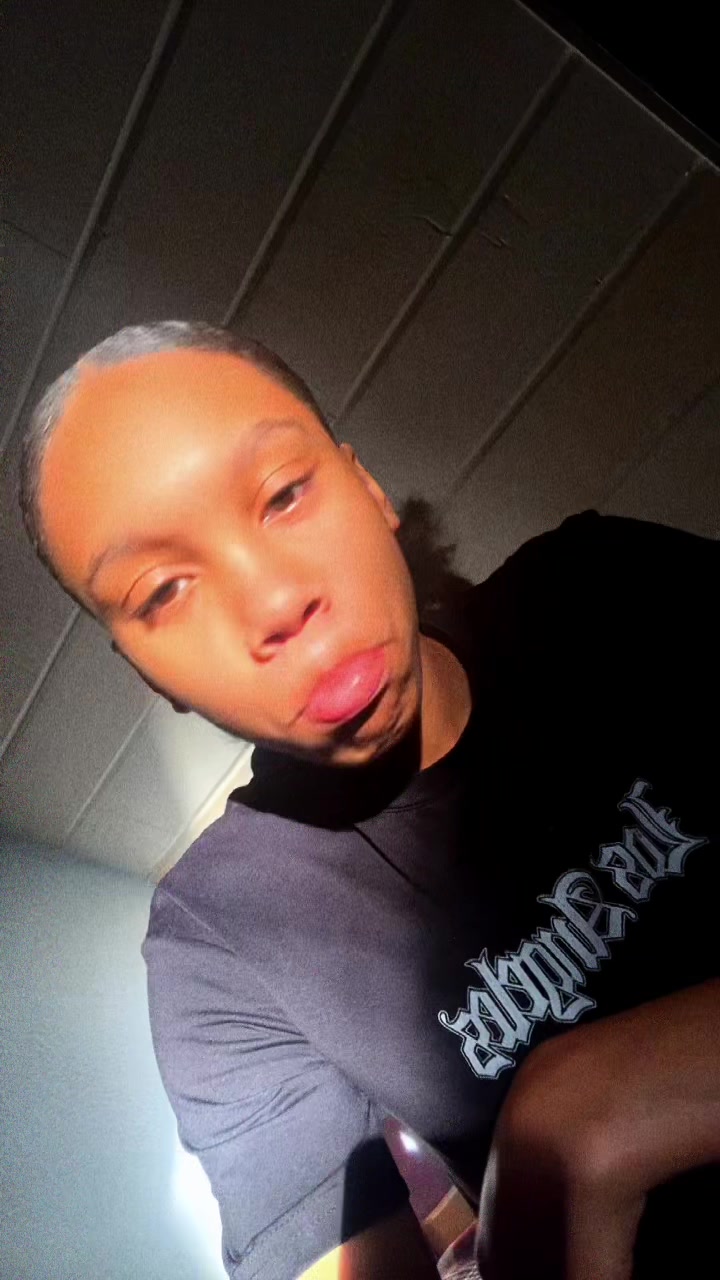 @lightskin._.shania🔥