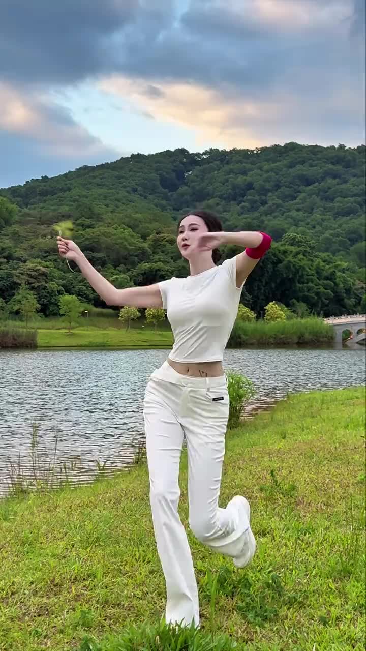 @Sally 雪莉 大笑笑