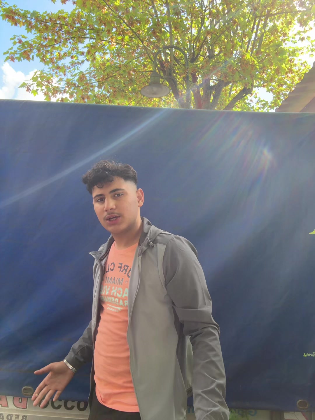 @D E L O