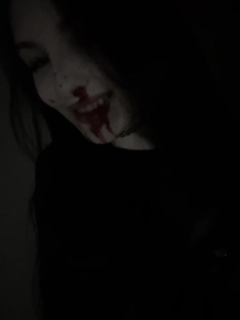 @Мортиша🦇 🧛🏻♀️