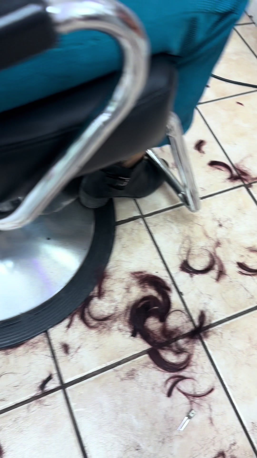 @lucysalon103