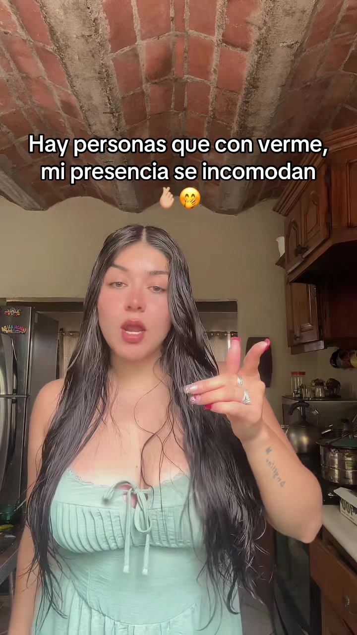 @🦦