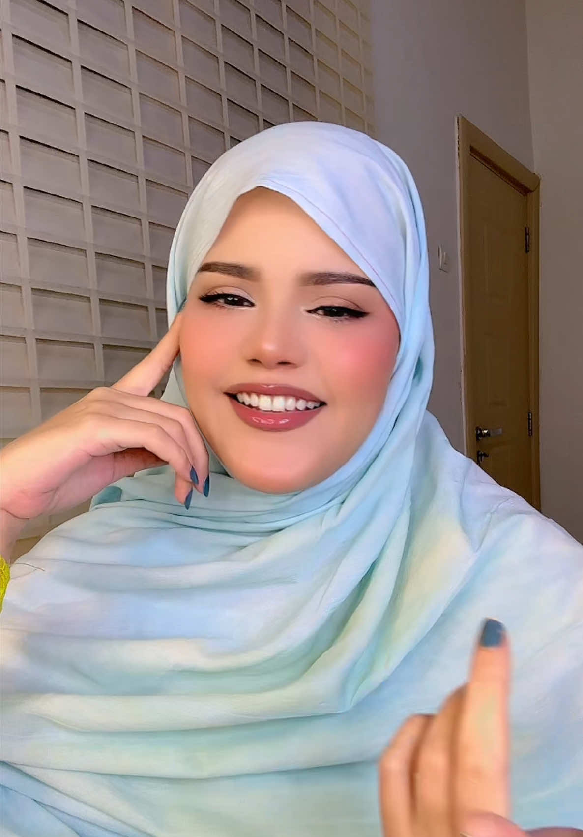 @حنين حمدي