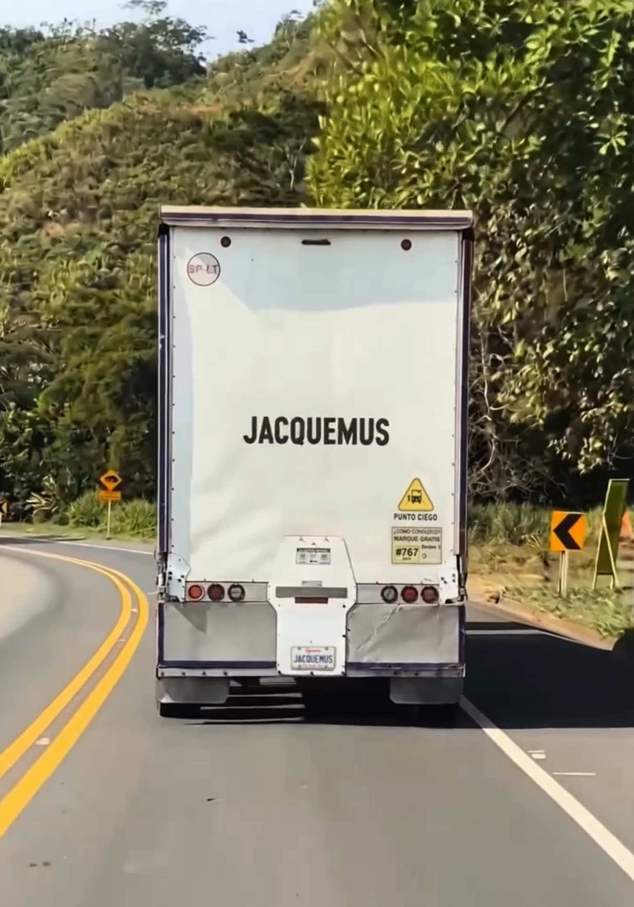 @Jacquemus