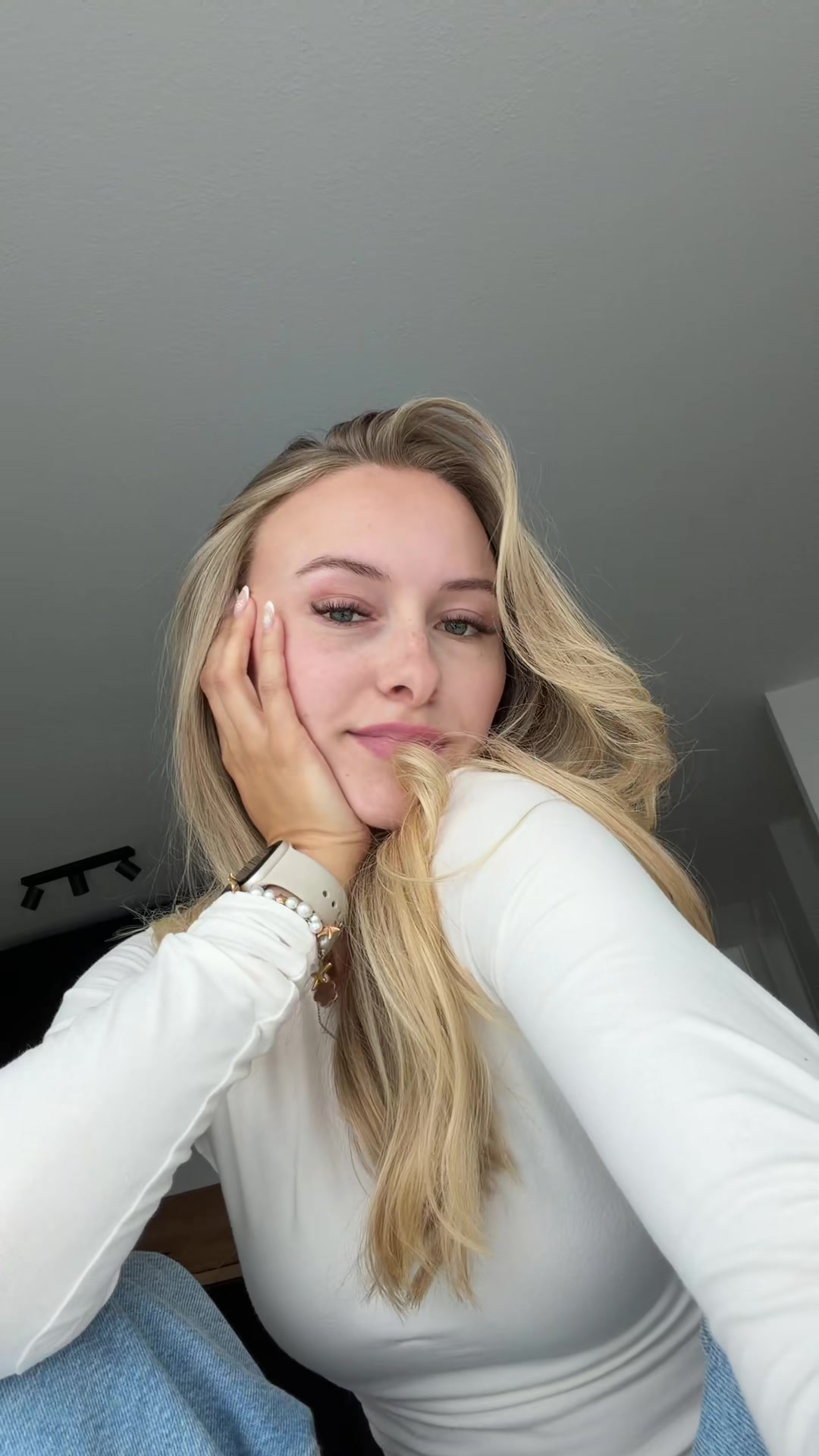 @laura