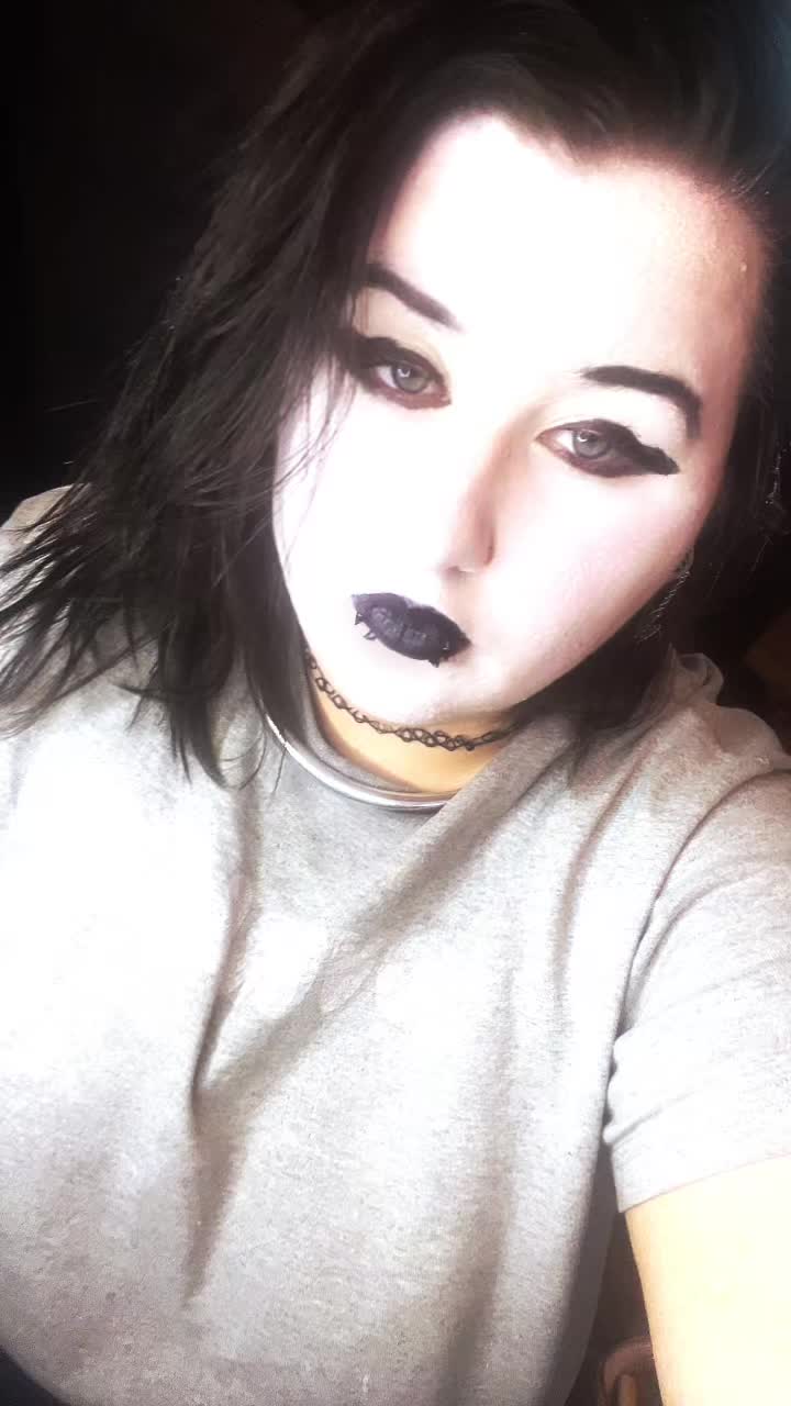 @sp00ky_treats