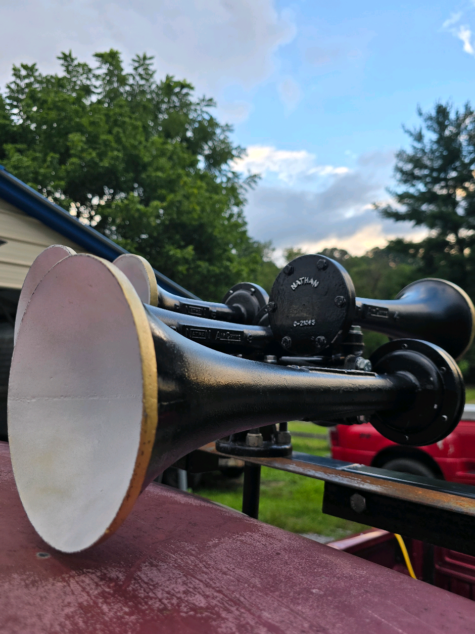 @ExclusiveAppalachianTrainHorns