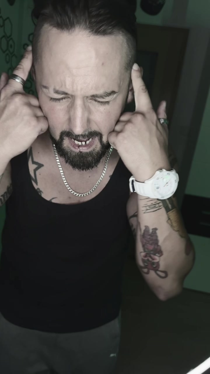 @D3NNI5