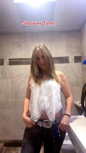 @TruckerQueen77