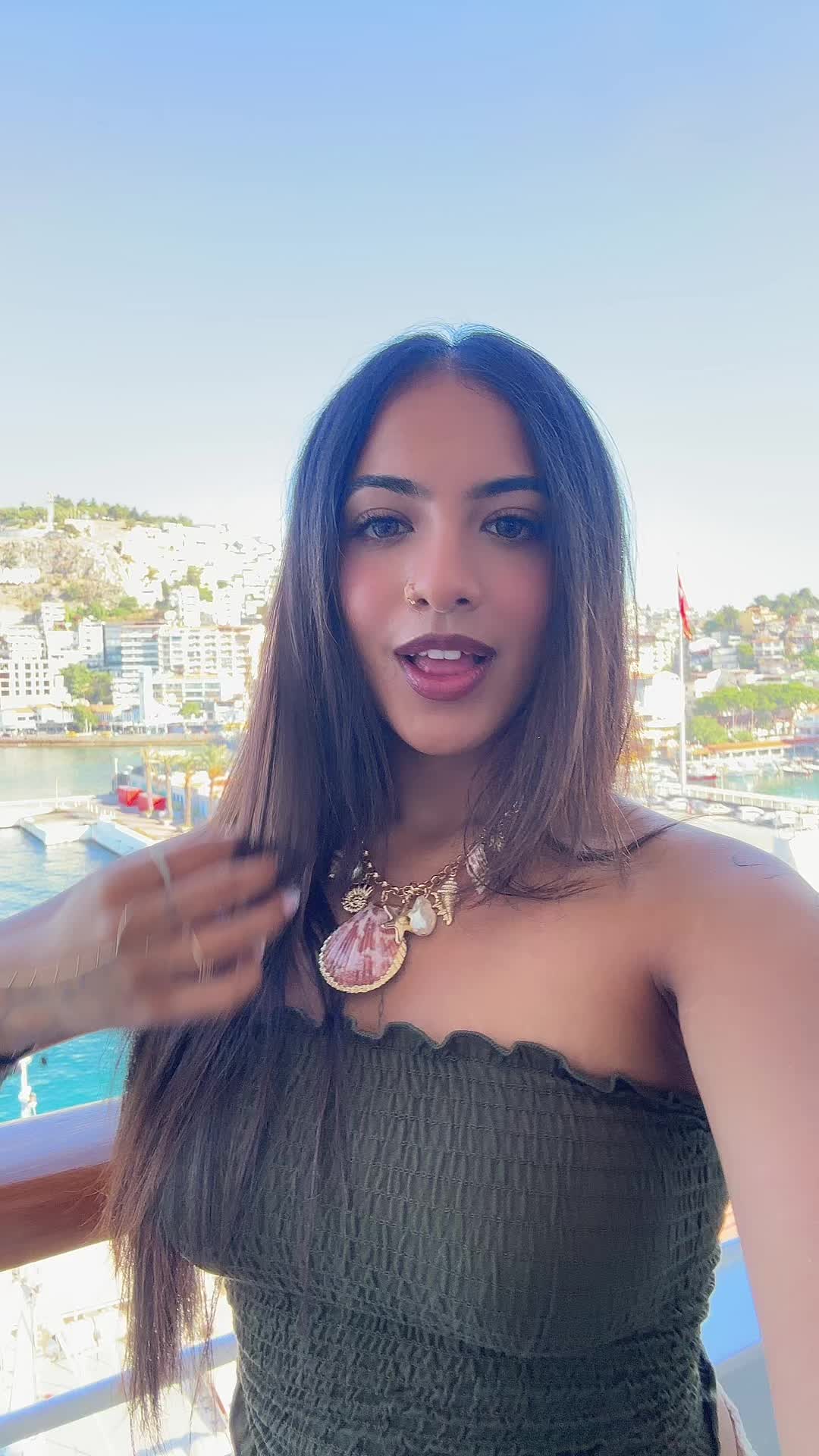 @Ayesha🦋