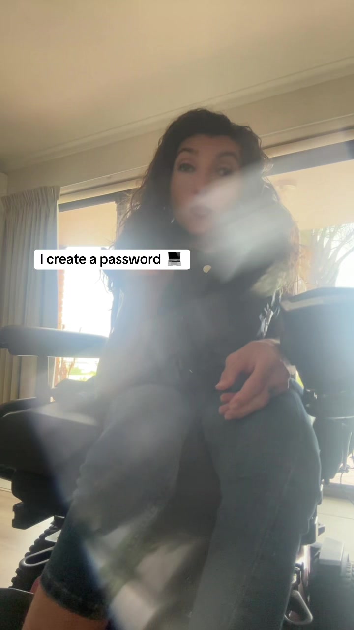 @SmileySarah32 🤡