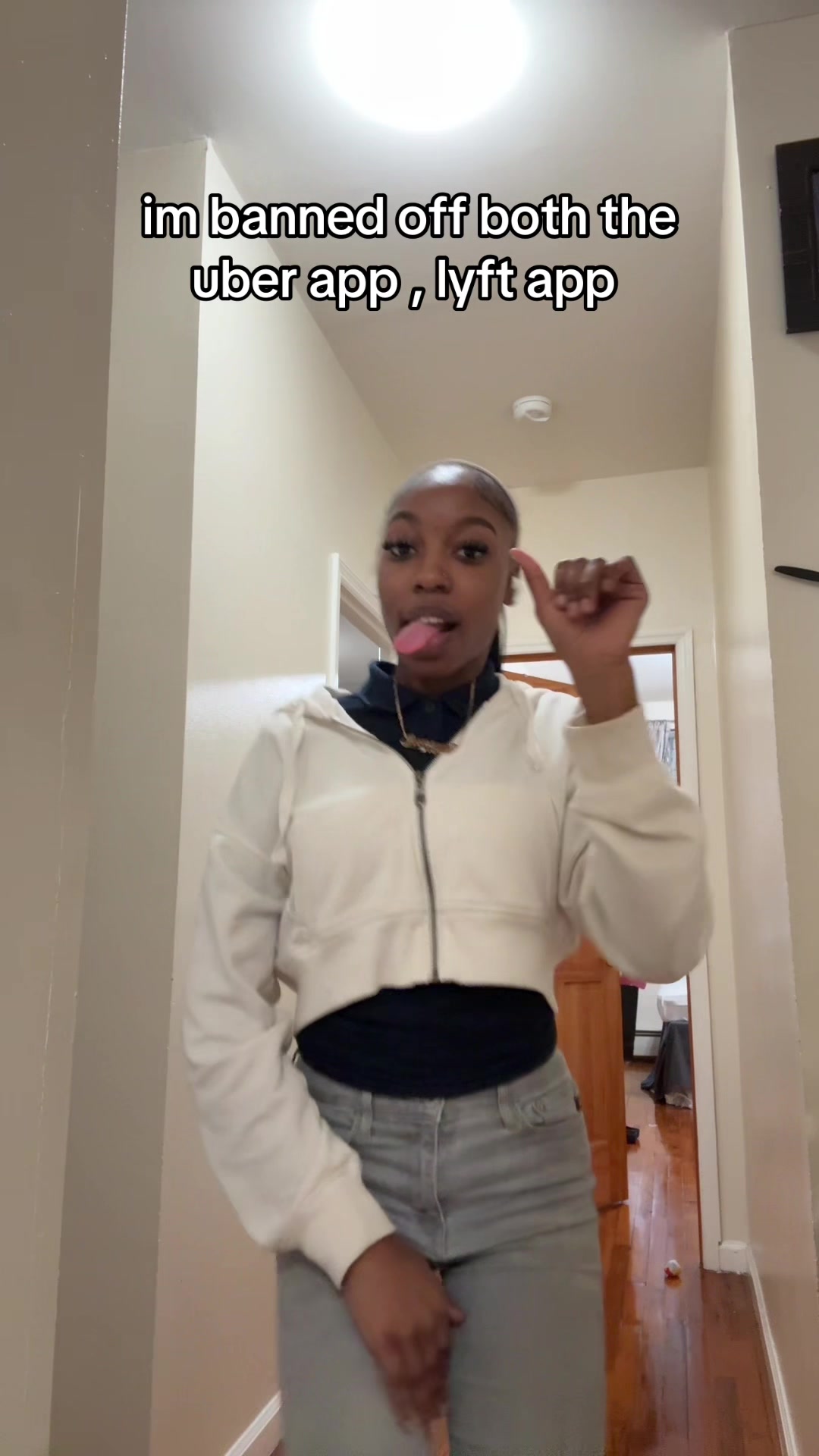 @chloè🧟♂️🫧