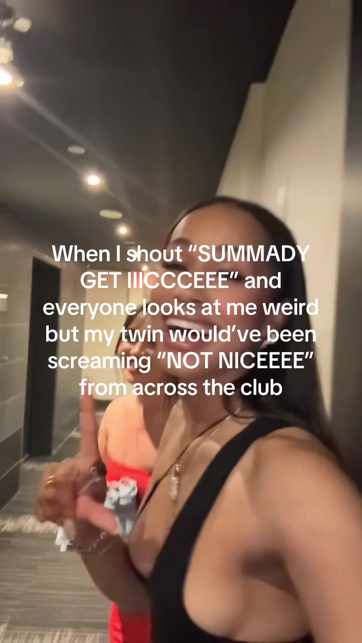 @ELLENIA MIONI