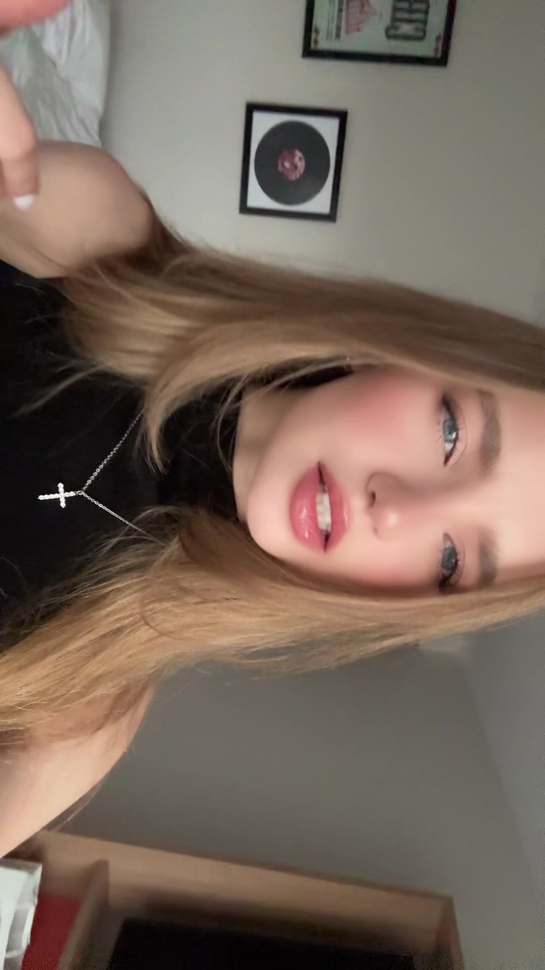 @𝓜.