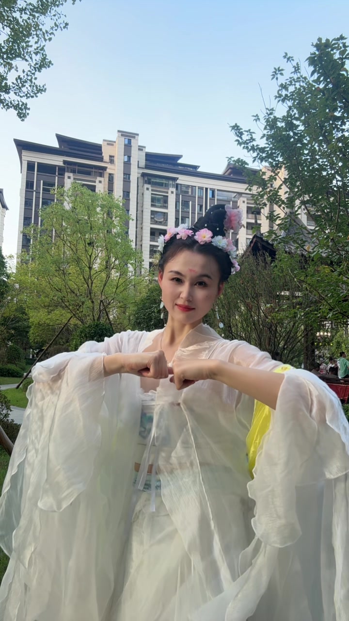 @卢槿玲Lynn