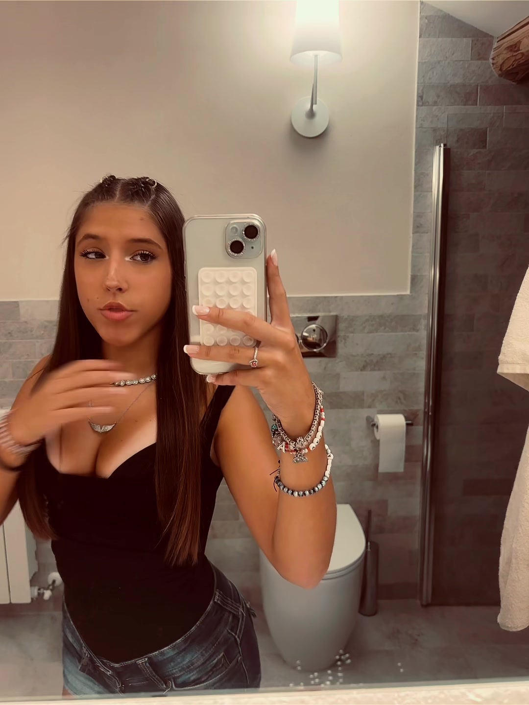 @privvv_.agnee🌟🐚