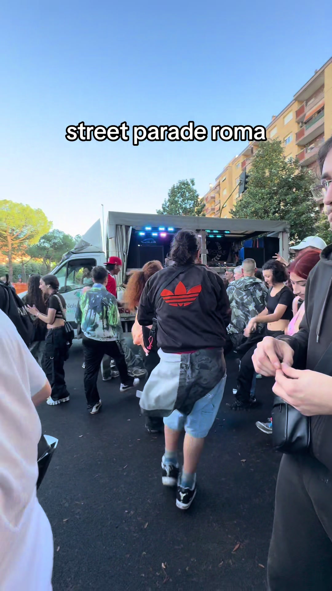 @༺☆༻