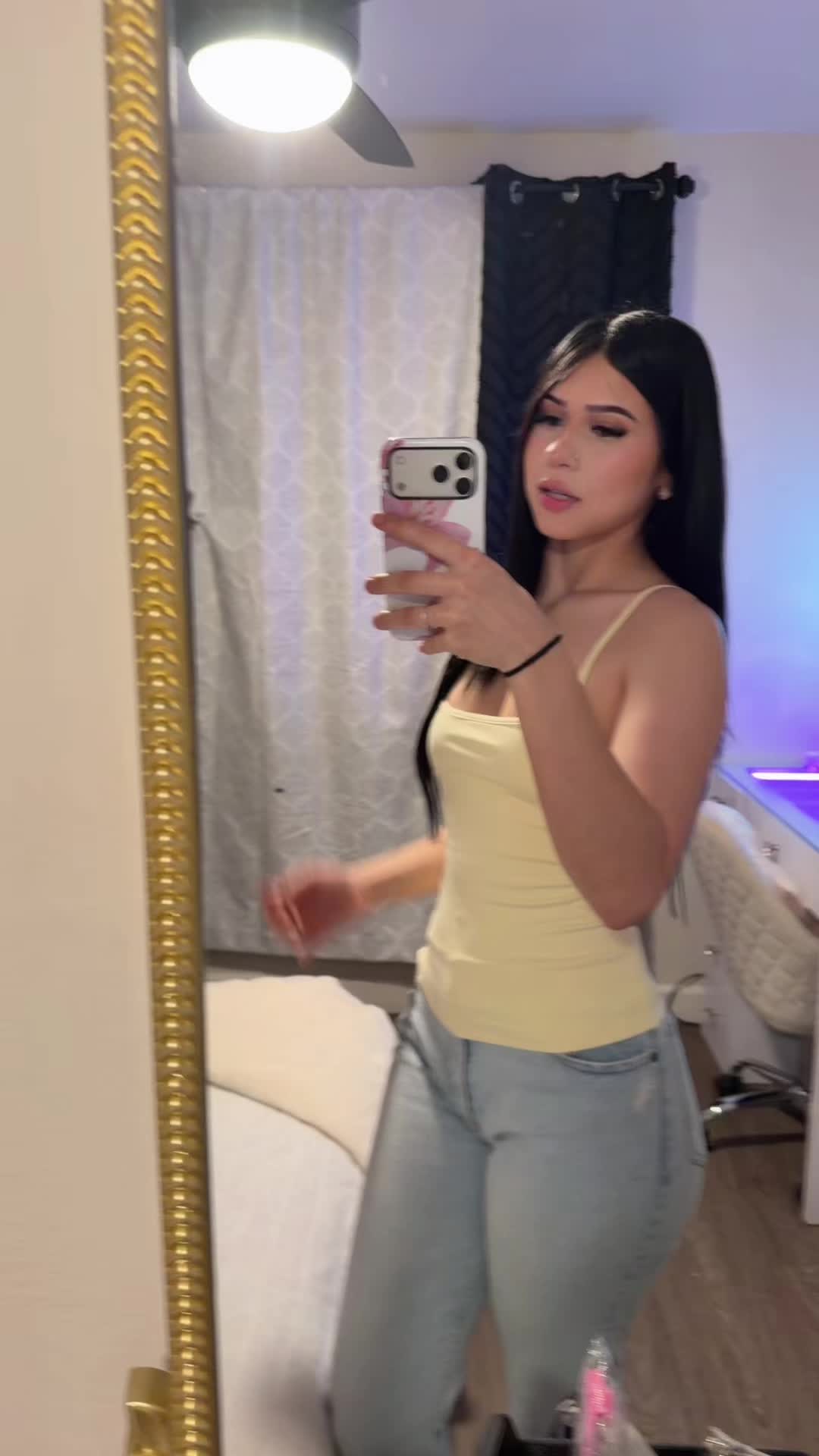 @mialnavarro