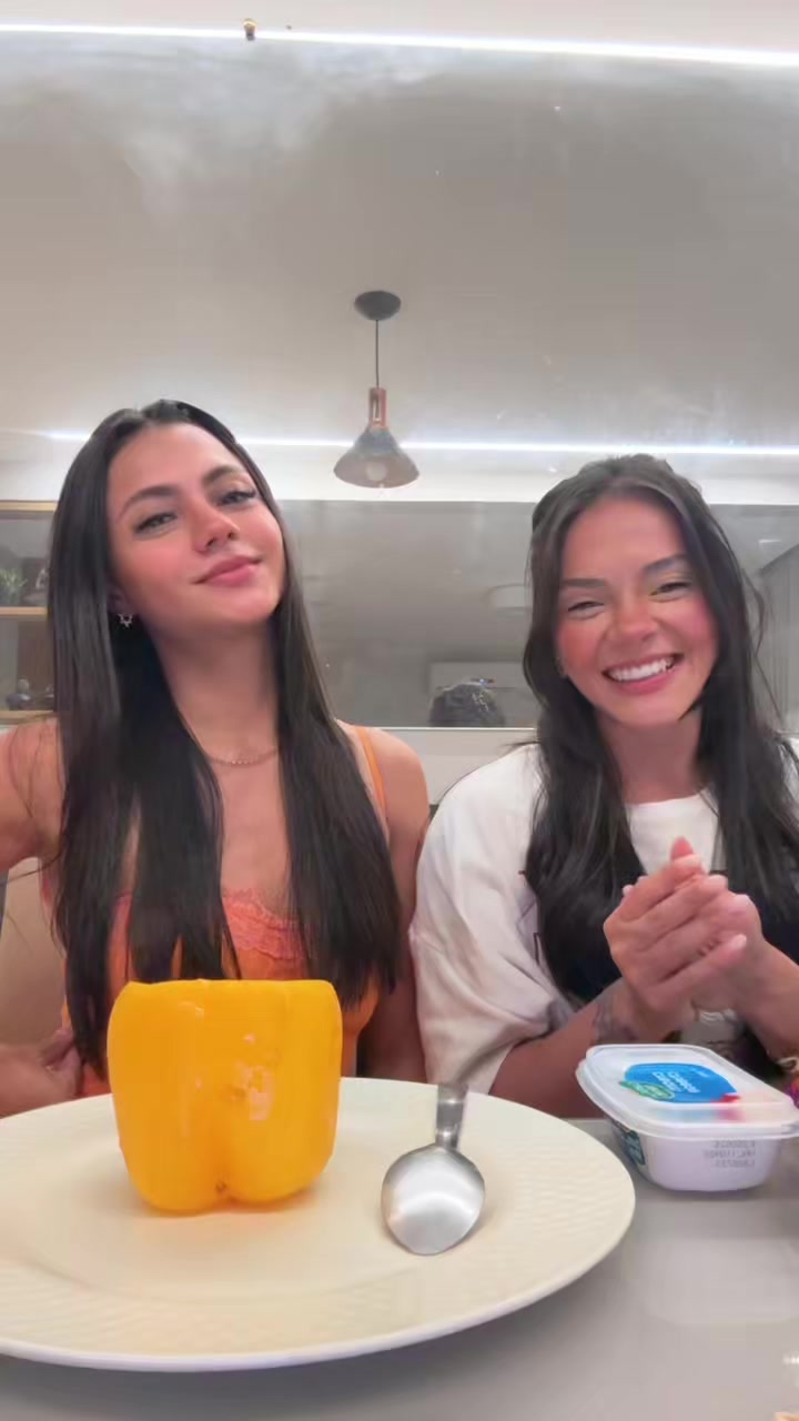 @mily_vargasofc