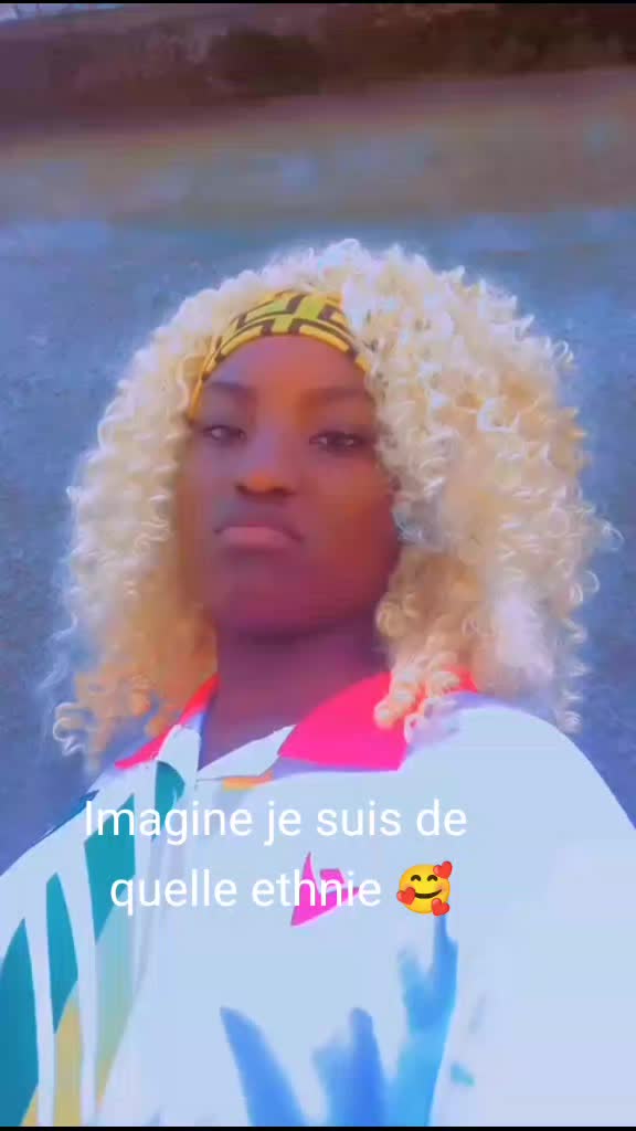 @Chlo&eacute; 242