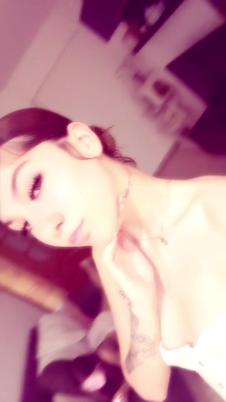 @🧟♀️.