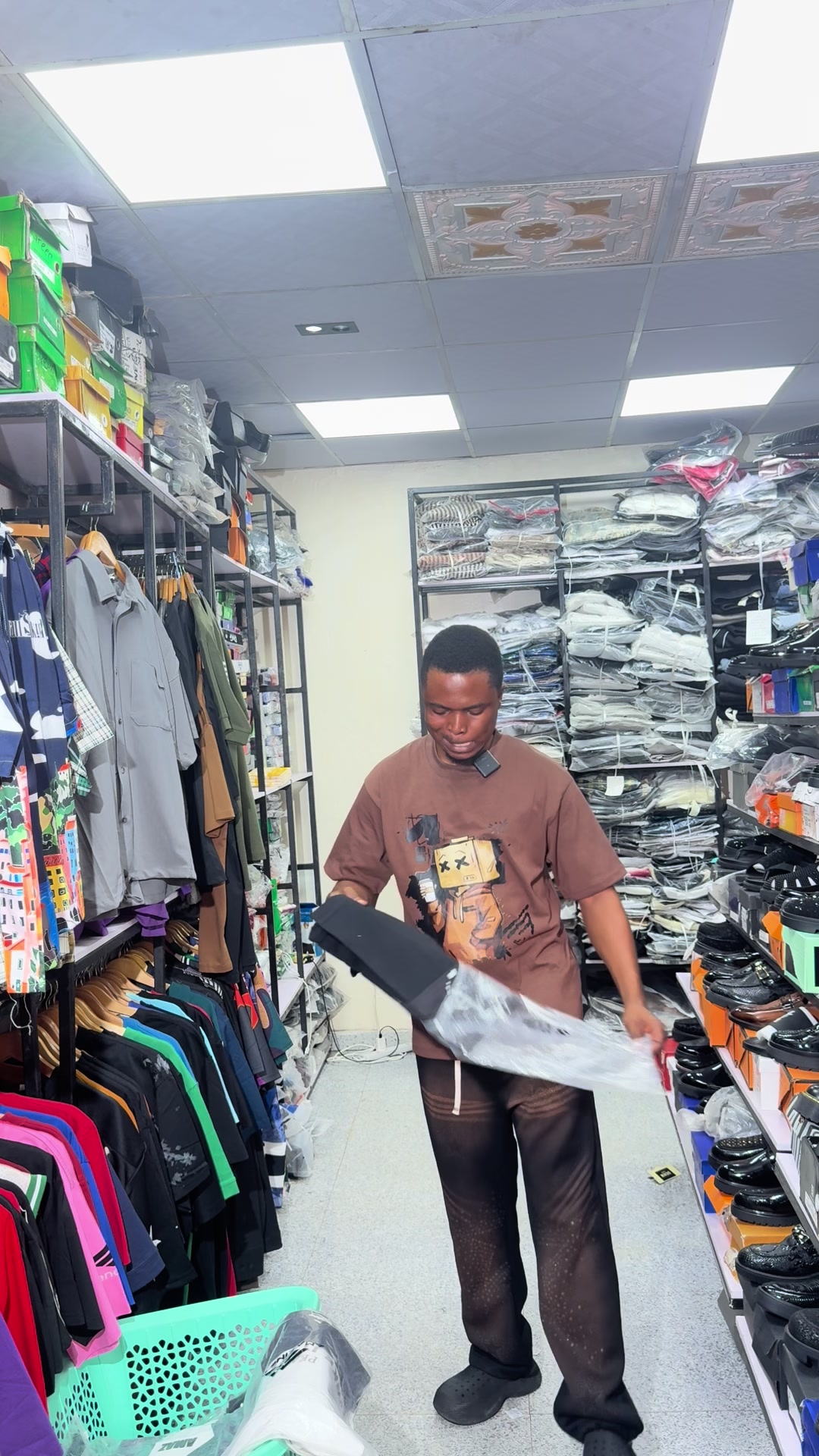 @BIGGEST TSHIRTWAREHOUSE IN IBD