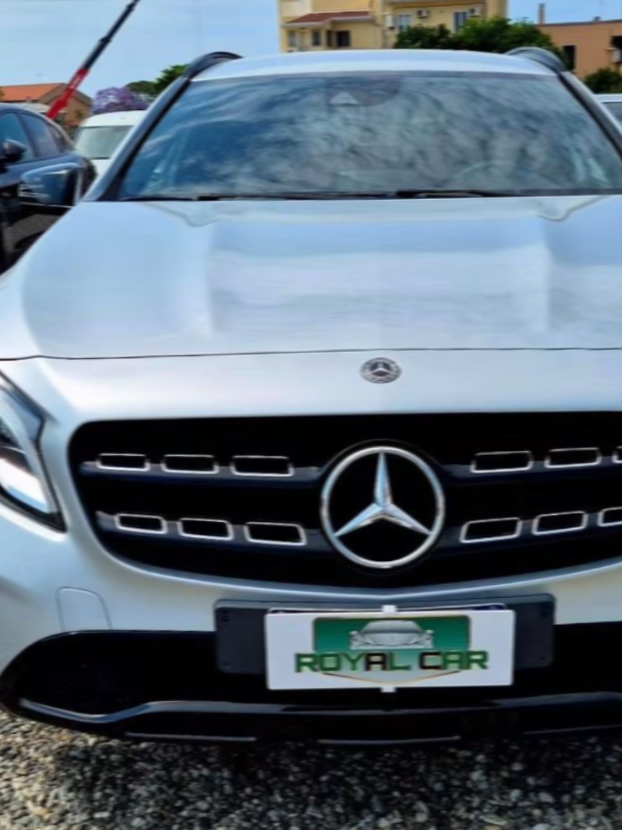 @RoyalCarRC