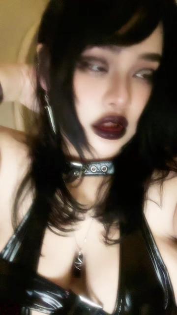 @sacredvixen