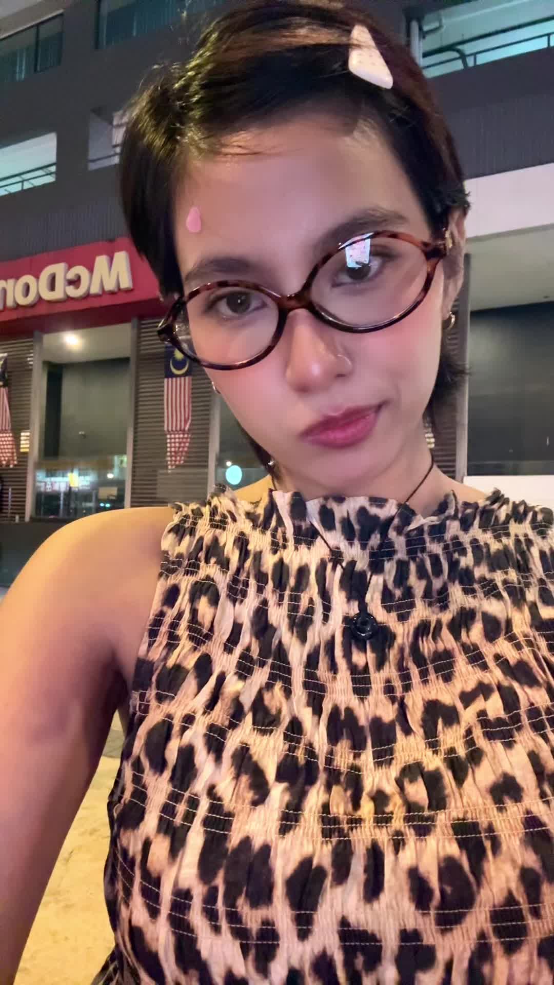 @✮