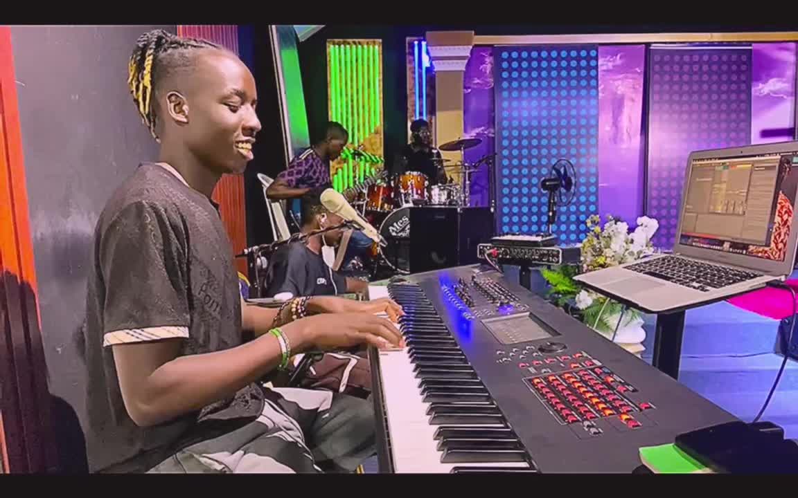 @Boni on the keyz