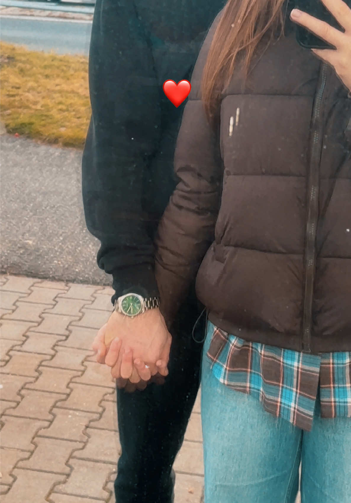 @𝒱