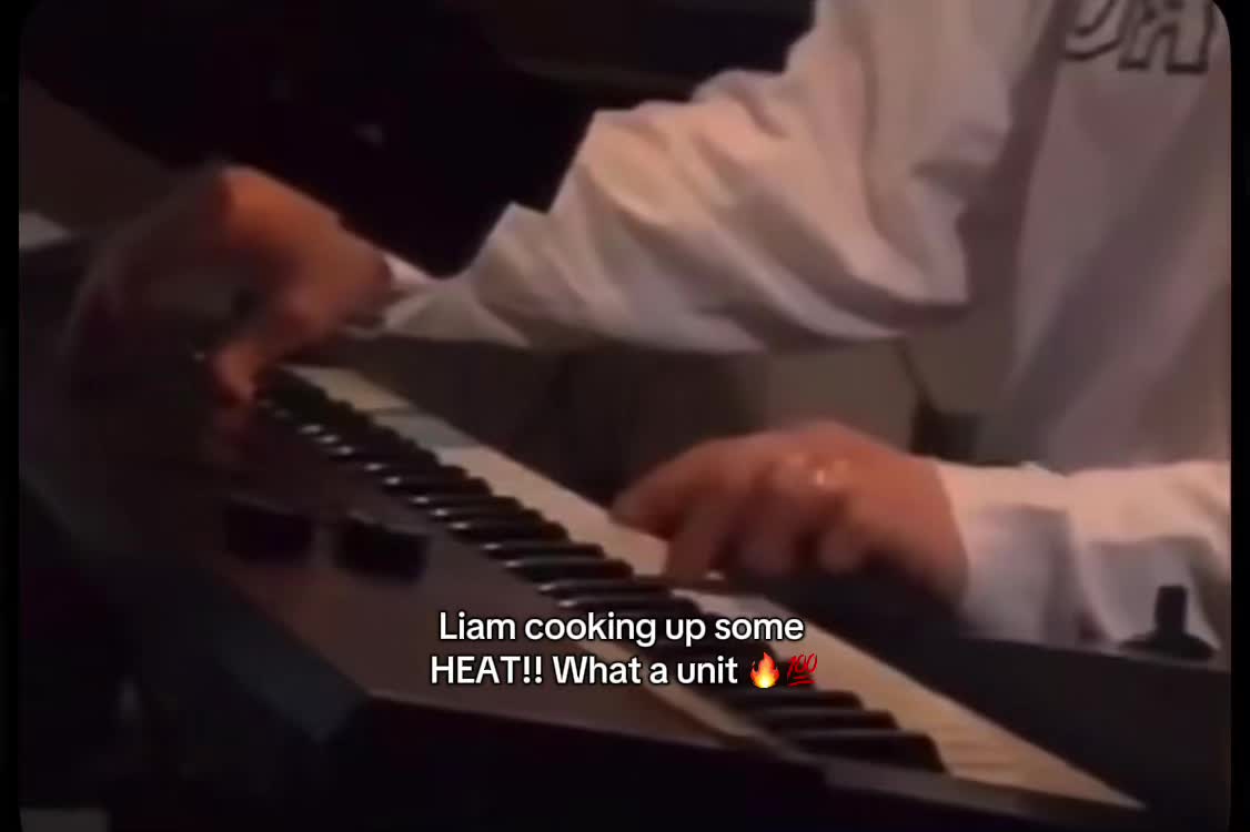 @✯ 𝐌𝐚𝐫𝐭𝐲 ✯