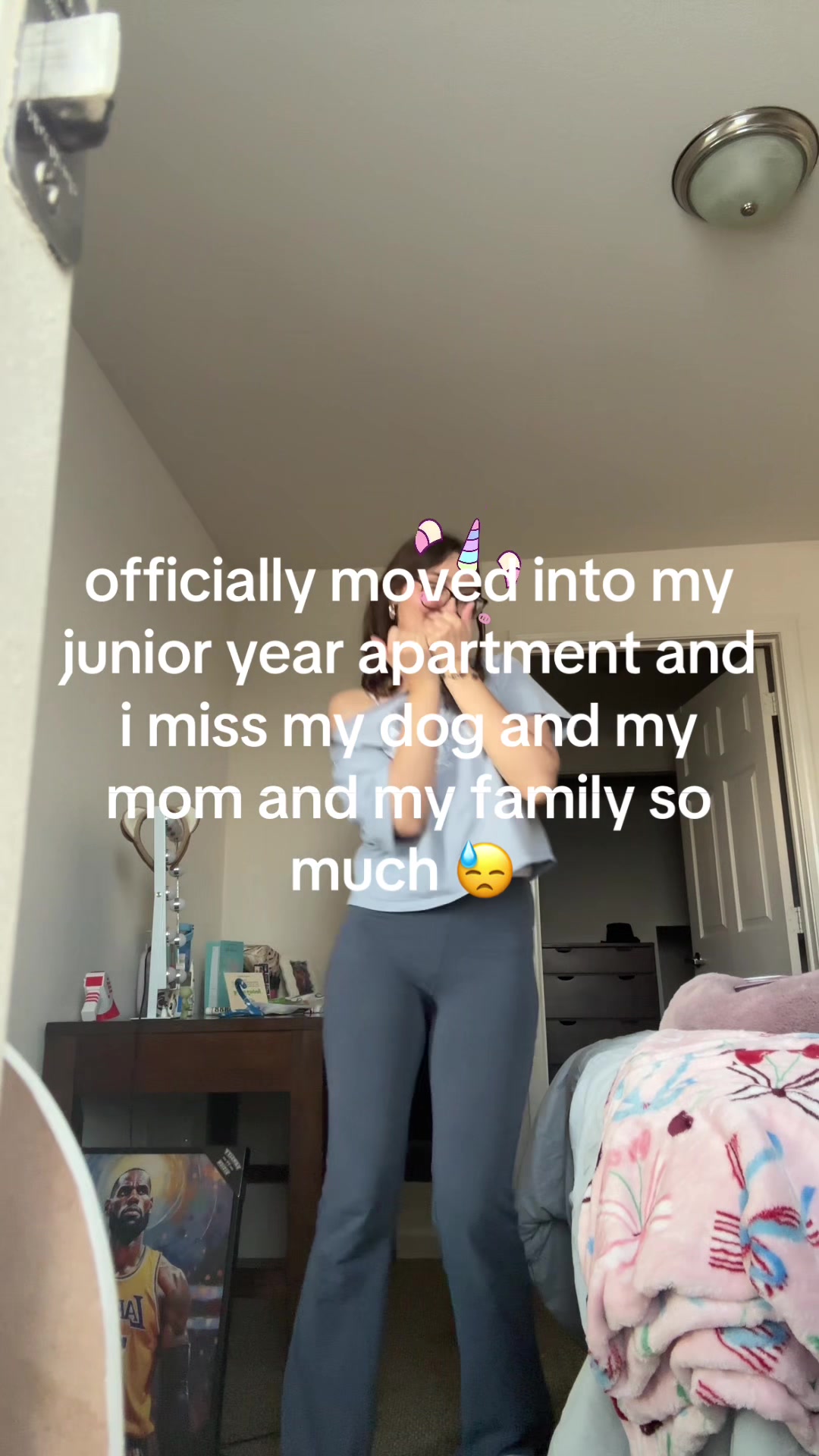 @:3