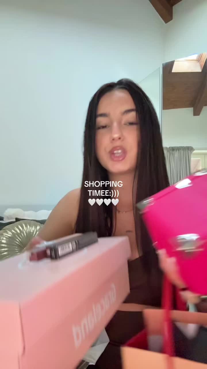 @Reb♡