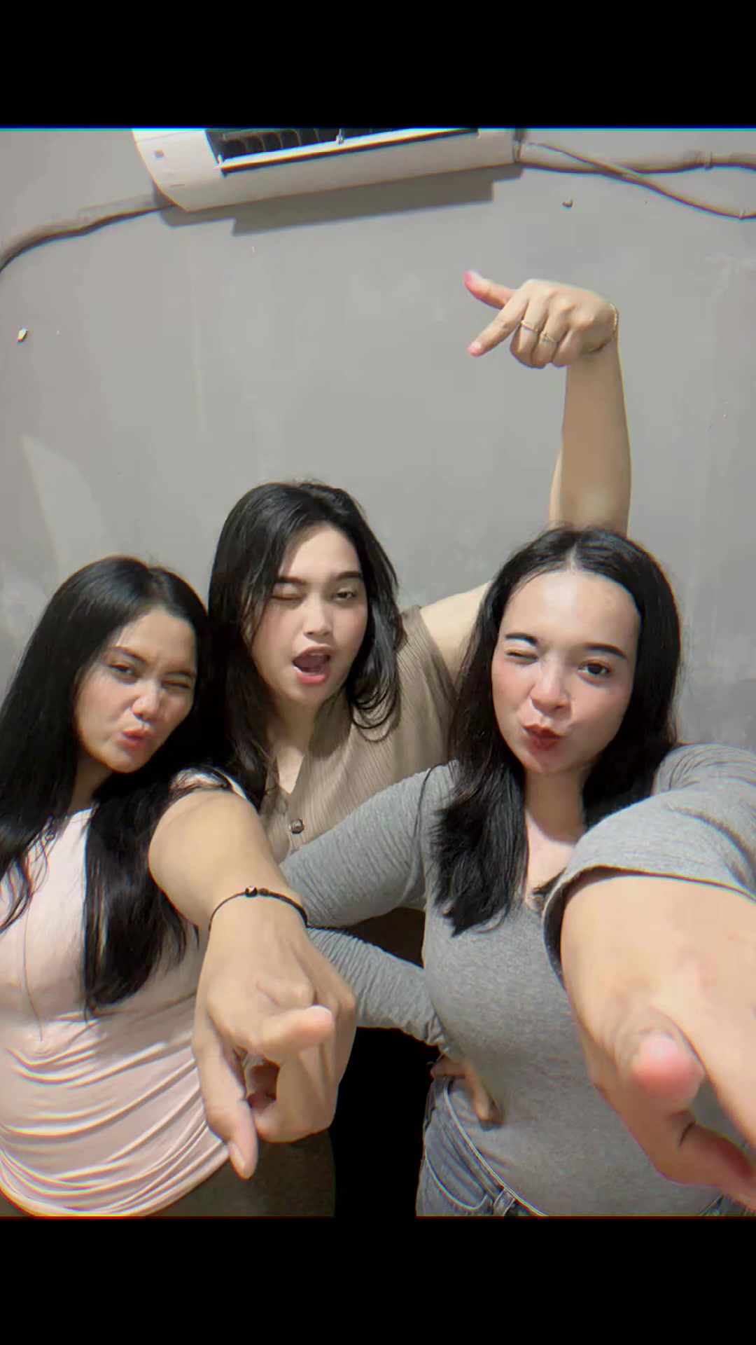 @Estervania03