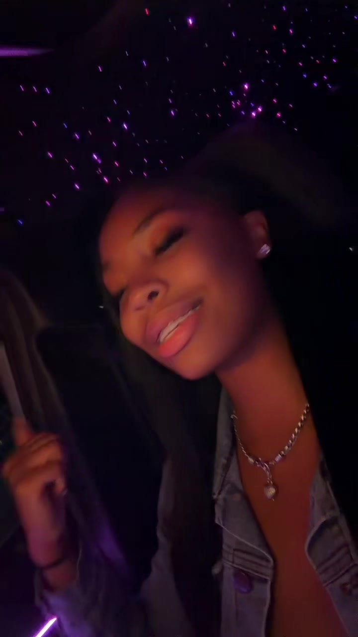 @Moniee B. 🤍